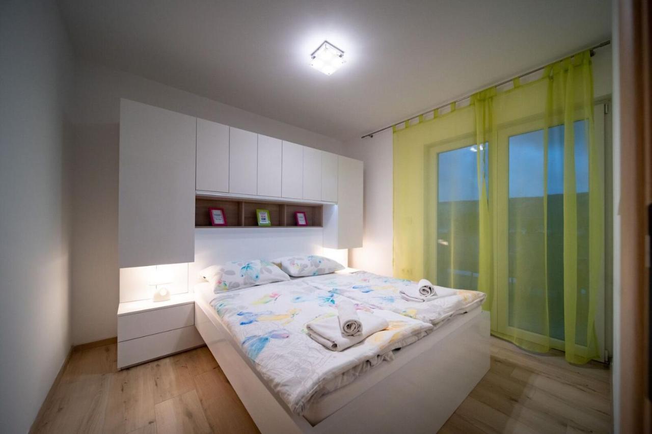 Apartments Arbis Lopar Exterior photo